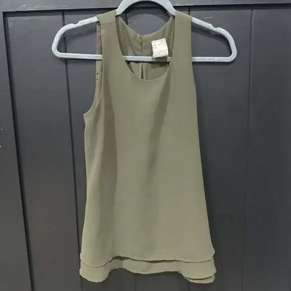 Blu Pepper Back Button Tank Top - Picture 1 of 3